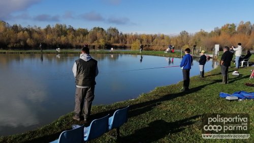 ....un momento di pesca...con tanto di sole....