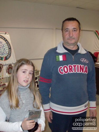....l'amico Rais (dirigente FIPSAS) premia la giovanissima GIULIA