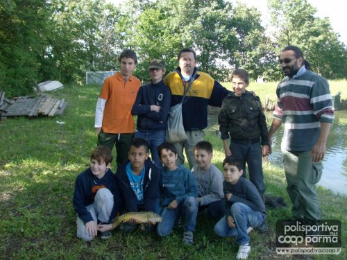 ..alcuni giovani partecipanti alla 1a lezione pratica...CON CARPA..