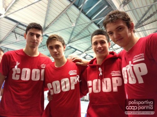 Tutti i nuotatori con il fiocco bianco! 4° Trofeo città di Bologna 24 Novembre e Trofeo esordienti sprint.